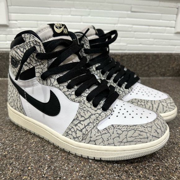 Jordan 1 Concrete Size 5 big kids